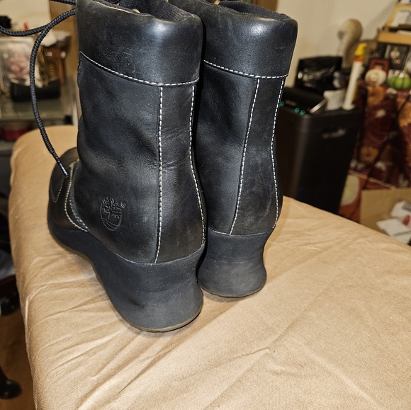 Timberland Womens Black Leather 12 Eye Lace Up Ankle Wedge Heel Booties - Picture 3 of 7